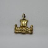 9ct viking ship charm approx 1g