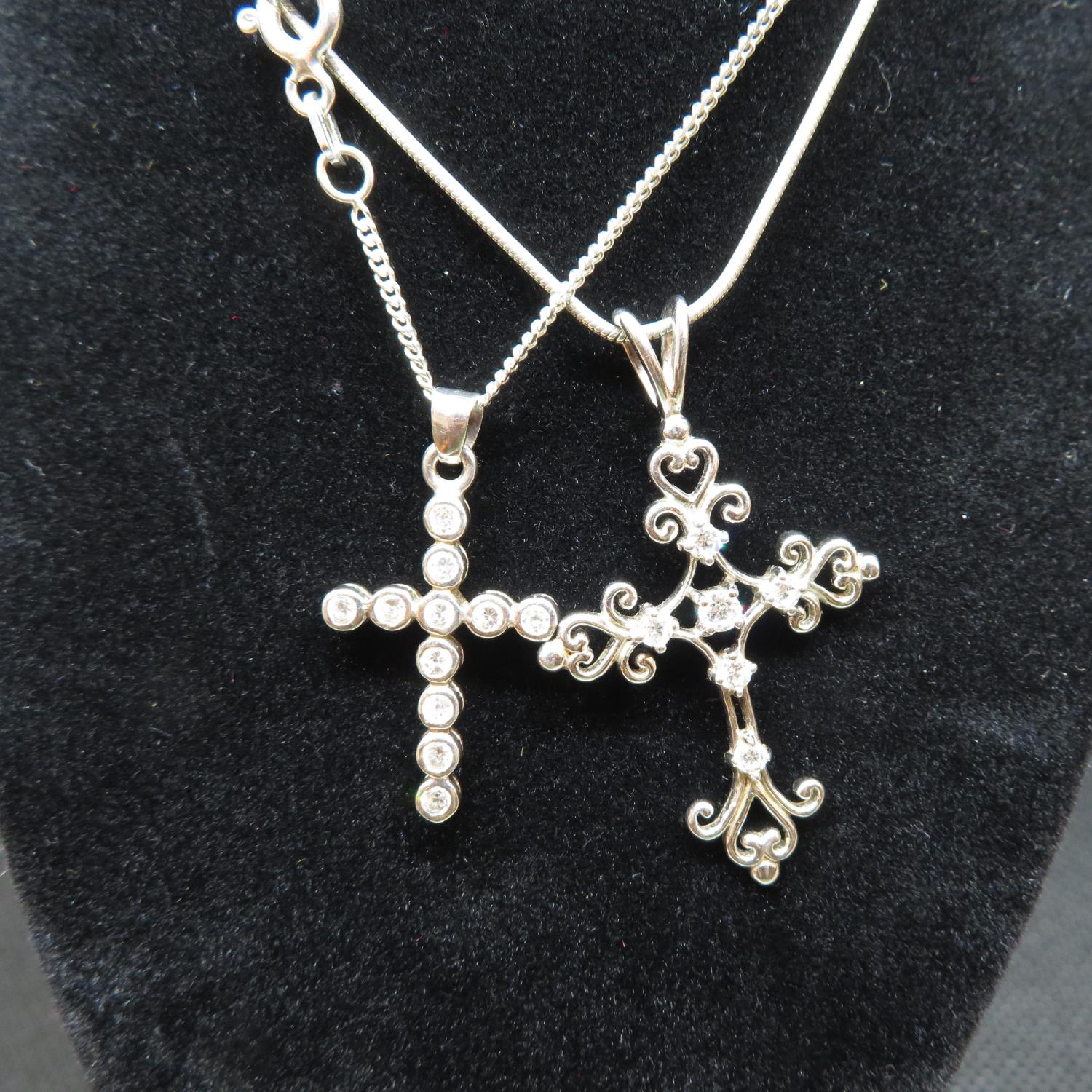 2 silver stone set crosses on 16" chains 7.5g - Image 2 of 3