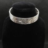 Vintage silver bangle HM Birmingham 1975 hand engraved and with concealed clasp 30.5g