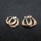 2 sets of 9ct gold earrings 1.2g