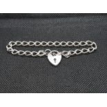 Silver bracelet with lock and chain London 1979 8.6g