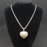 Large silver heart pendant on heavy 22" serpentine link chain convention HM 26g