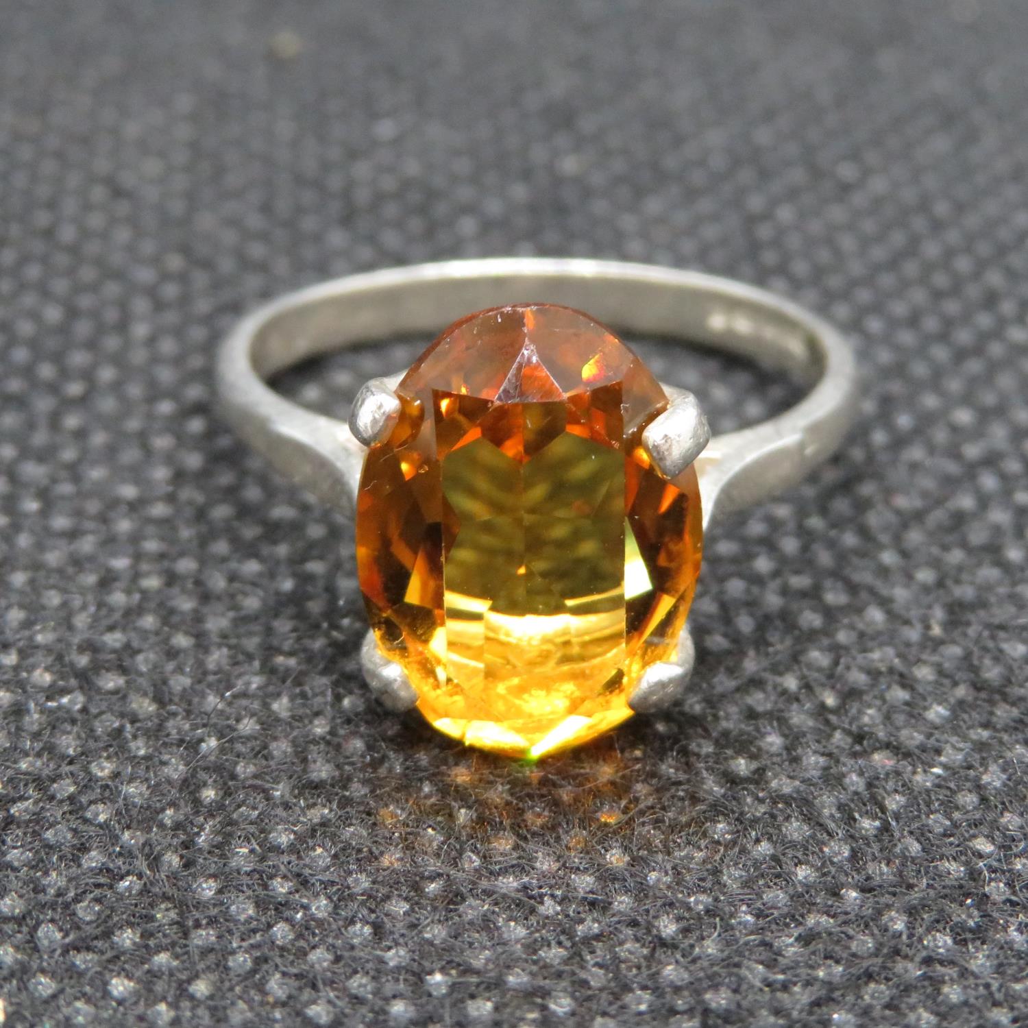 Vintage silver ring set with large Cairngorm citrine stone HM Birmingham 1979 3.5g - Image 2 of 3