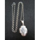Silver locket on 18" silver belcher chain 10g