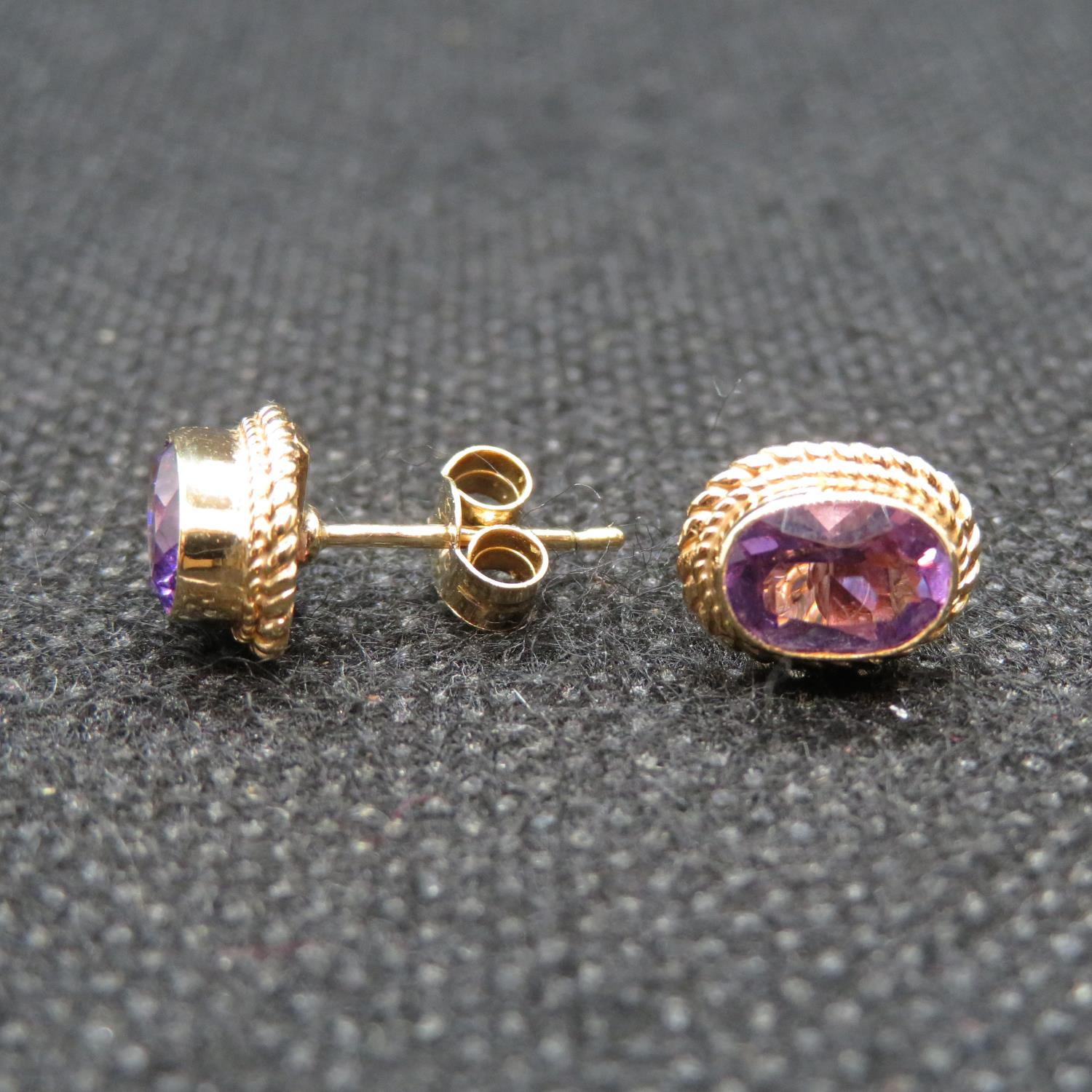 9ct gold earrings set with oval amethyst stones - Image 2 of 2