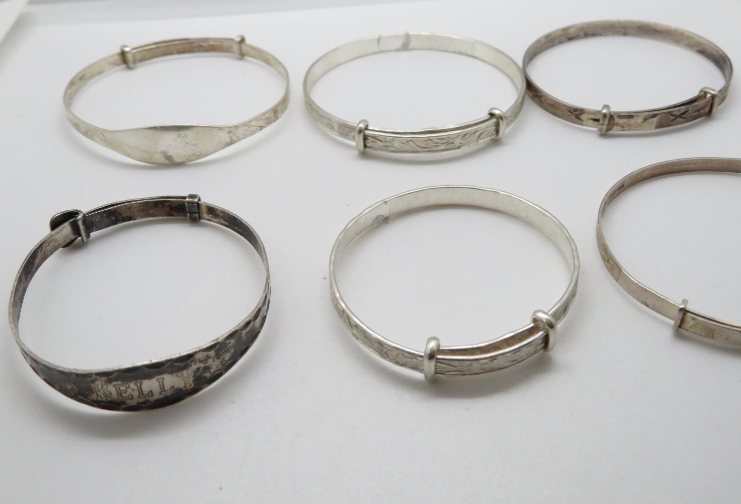 Collection of 6x christening bangles 28g - Image 2 of 2