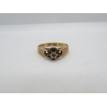 9ct gold lady's ring size K 2g