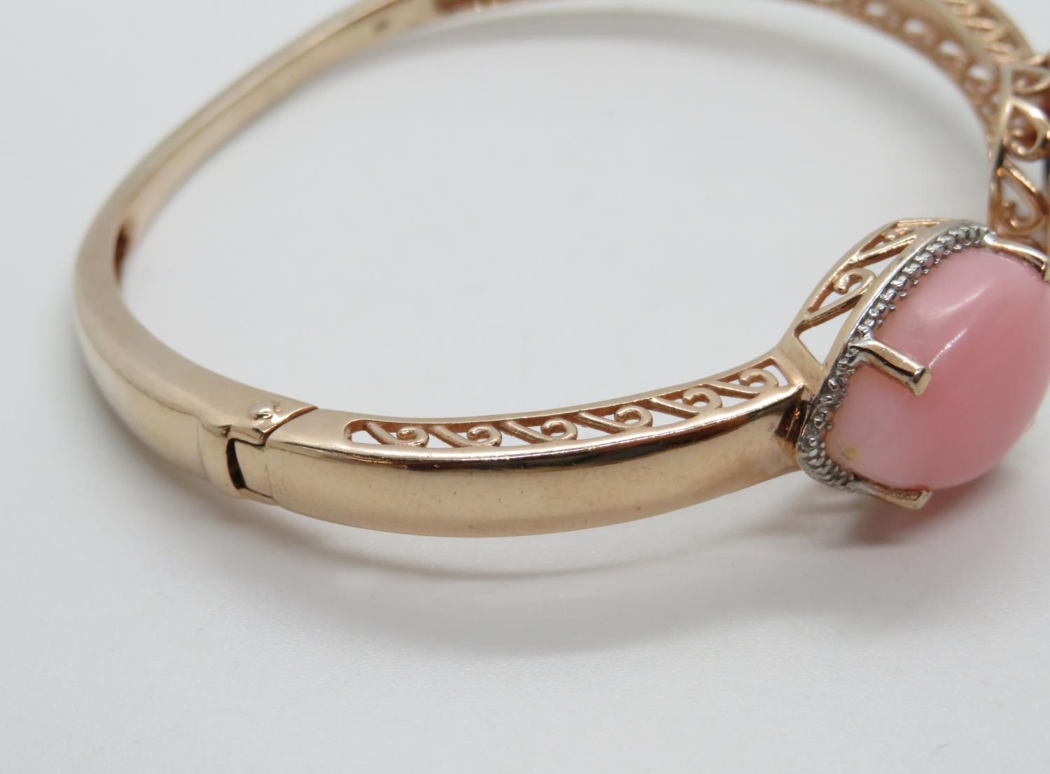 HM gold on silver bangle with pink mother of pearl 22.6g - Image 2 of 3