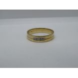 9ct gold wedding ring set with 5x small diamonds HM size O 2.3g