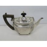 English HM tea pot in silver 523g