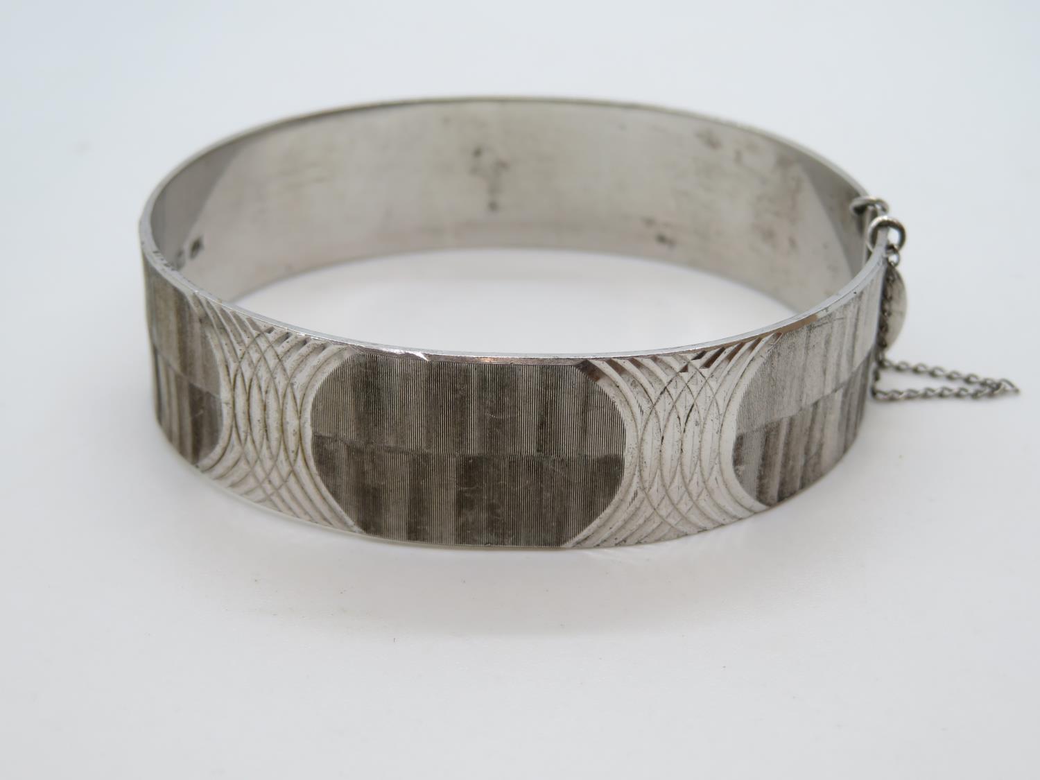 Modernist silver bangle HM London 1973 27g