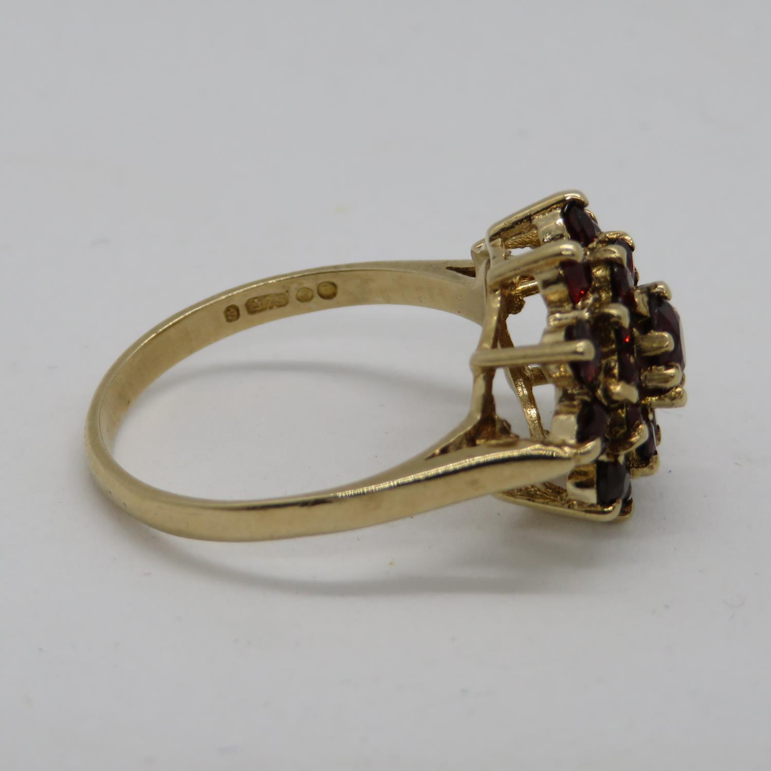 HM 9ct gold cluster ring with garnets 3.2g size N - Image 3 of 3