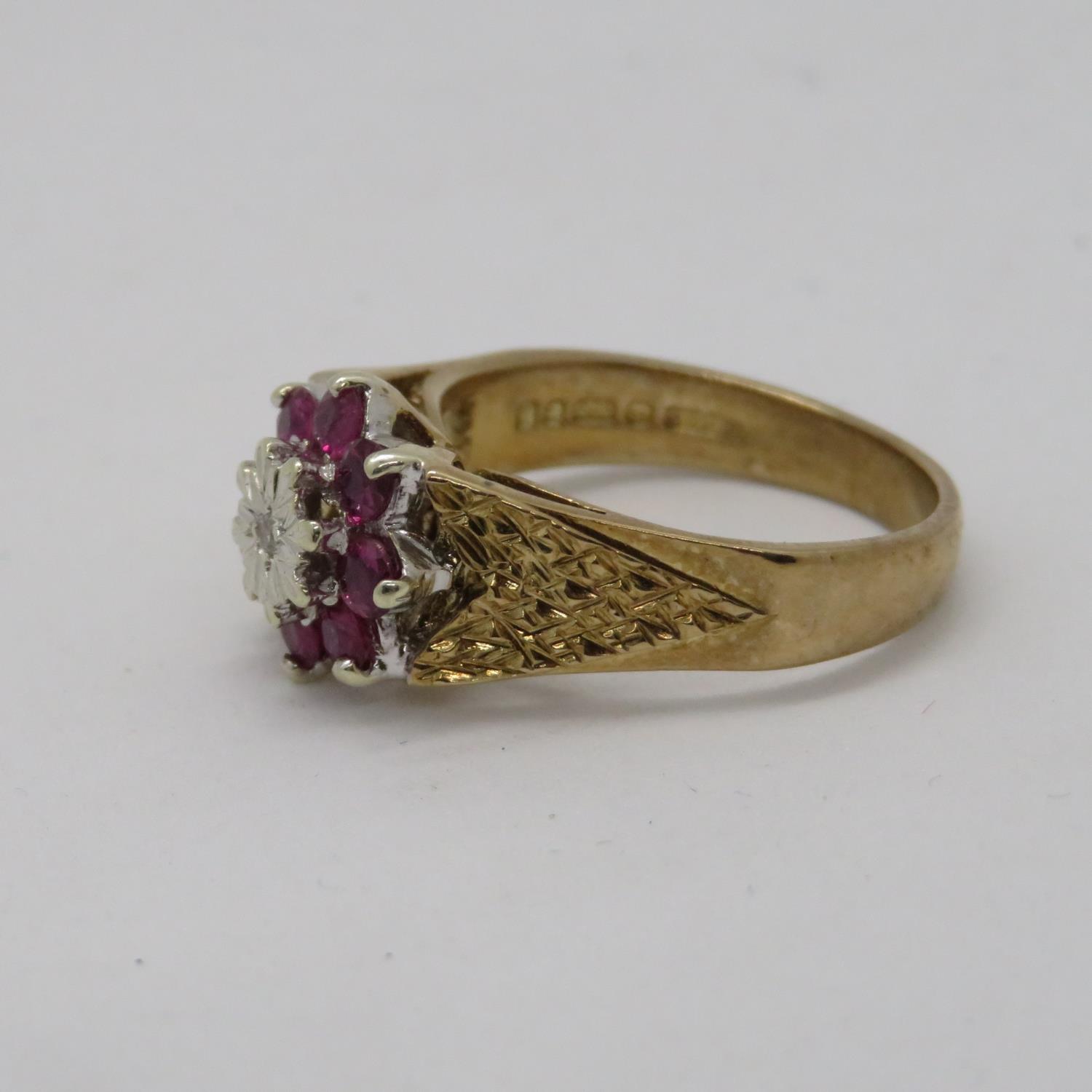 Ruby and diamond cluster ring HM 9ct gold with bark effect shoulders 3.5g size S - Image 3 of 3