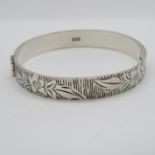 Engraved silver bangle Birmingham HM 1975 22.2g