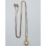 9ct Gold and pearl pendant on a 9ct gold necklace, 18 inches long, 3.2g in weight