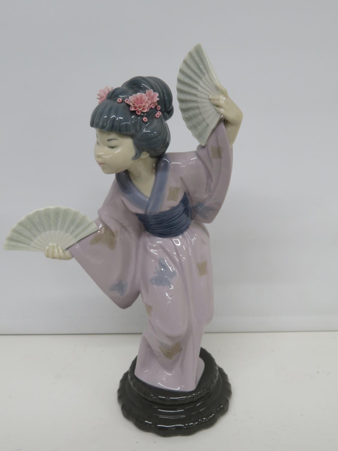 Lladro Geisha fan dancer