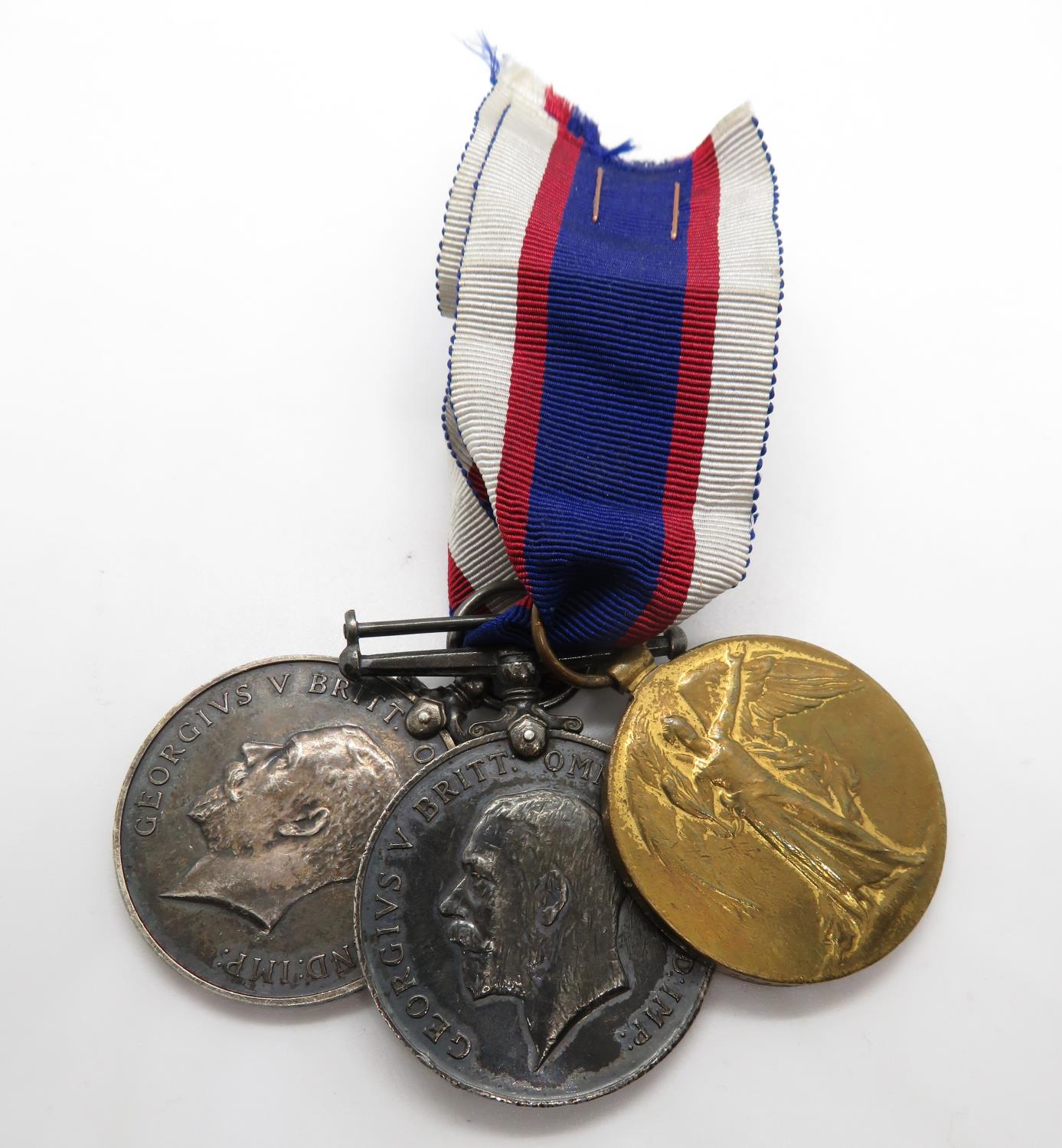 Trio of medals to HE Roberts ABRFR. WWI - Image 2 of 2