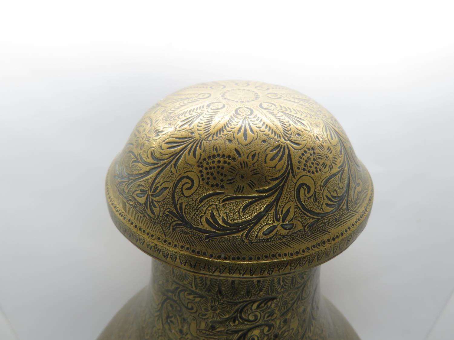 15" highly embossed bronze water carrier with lid - Image 4 of 5