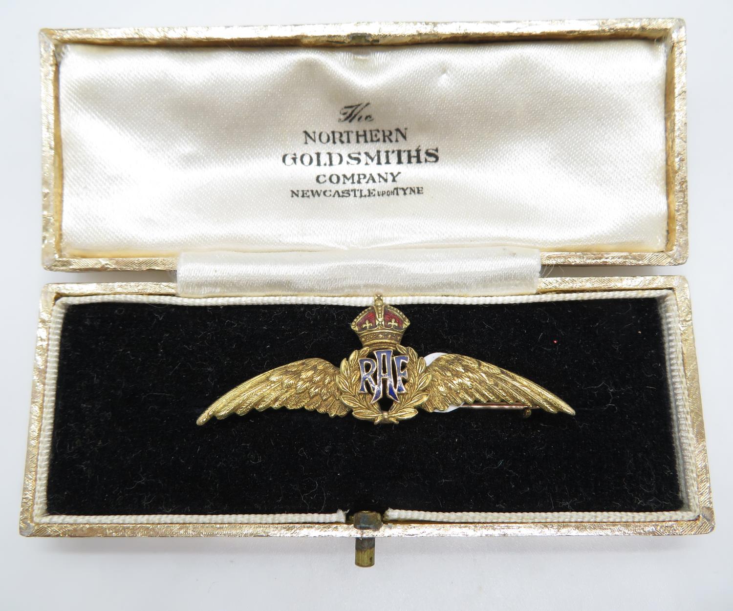 Large 9ct RAF sweetheart brooch. 5.7g boxed