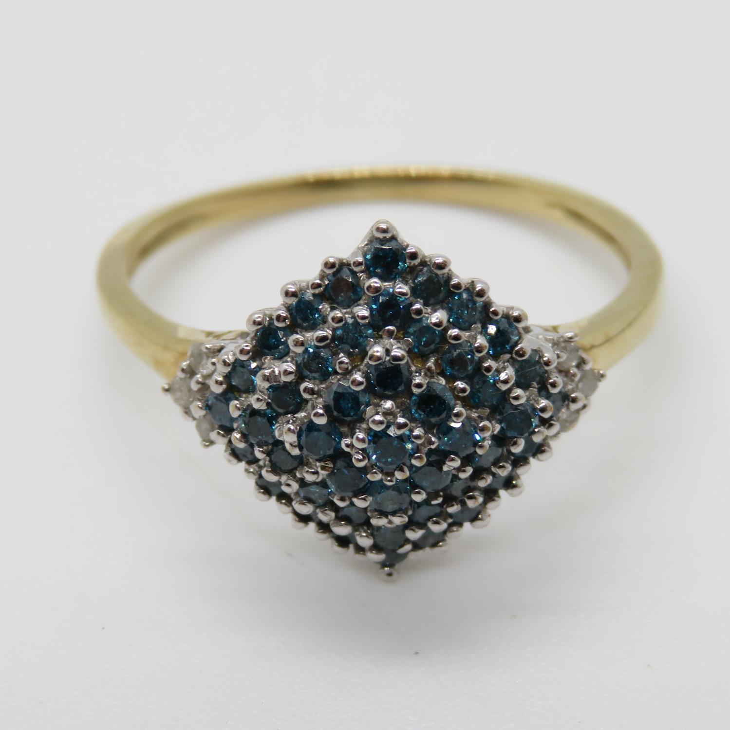 9ct gold ring set with approx .5ct blue and white diamonds size P 2.5g - Image 2 of 2