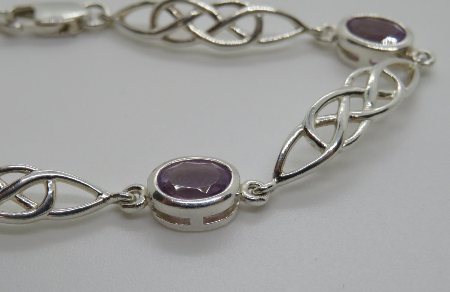 Celtic Infinity style bracelet 7.3/4" 8.5g - Image 2 of 2