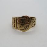 Size R 4.5g early 9ct gold buckle ring