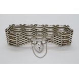 Silver gate bracelet with lock and chain London 1974 28g