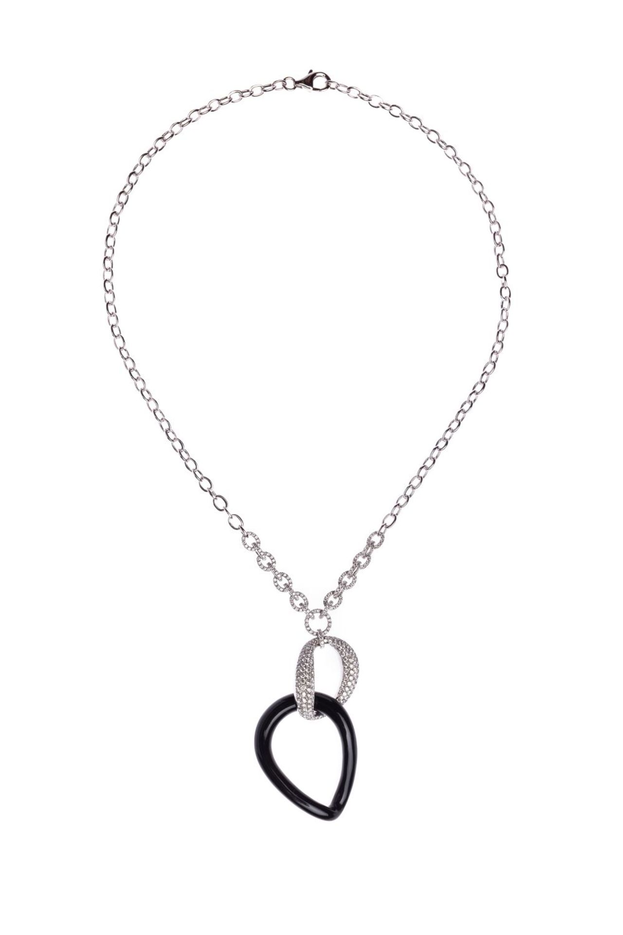 White gold necklace with Onyx18k white gold Necklace with diamonds total carat weight 3.05 ct, and