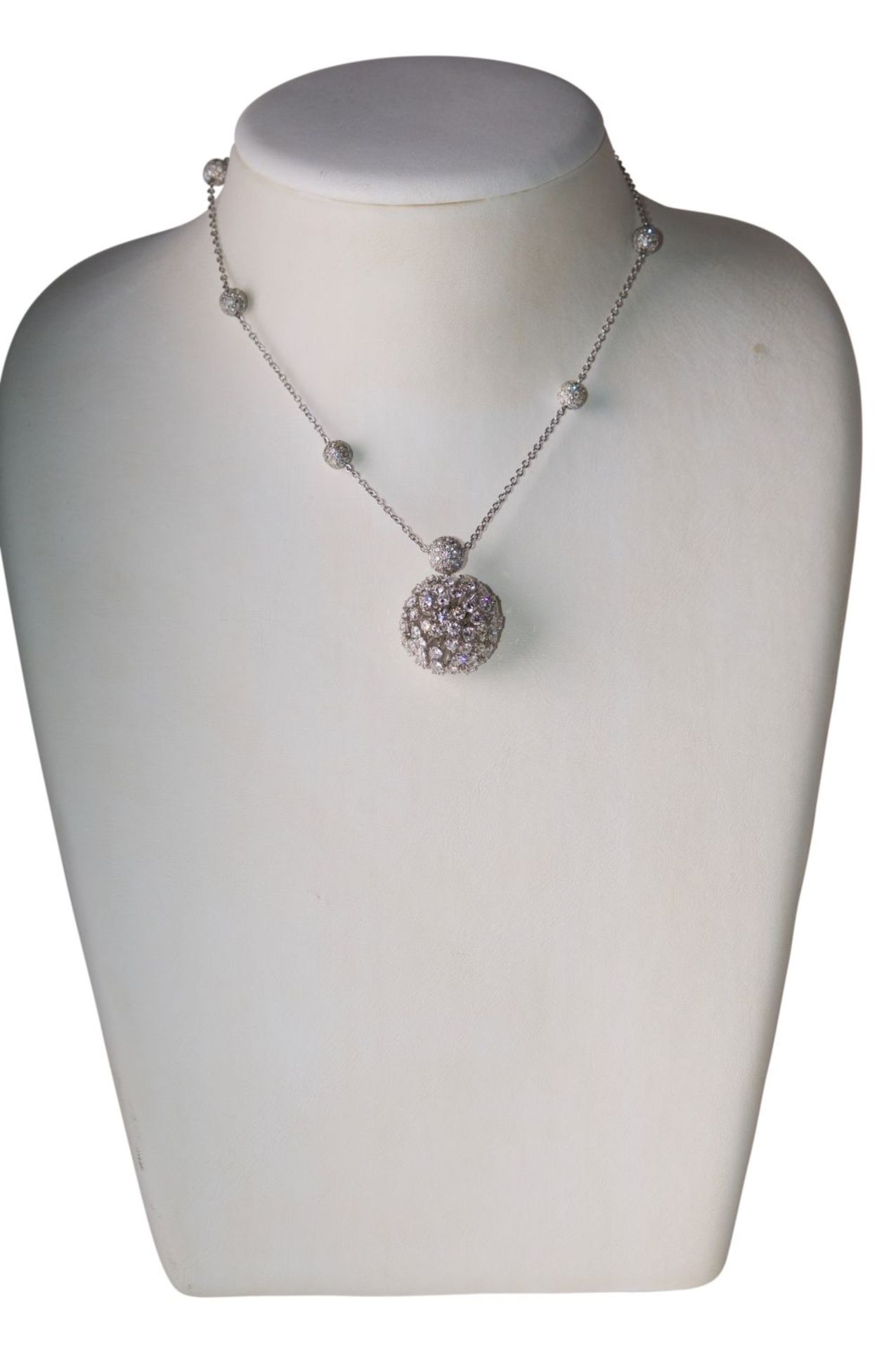 Brillant-Necklace18Kt white gold Necklace with diamonds total carat weight approx.7ct, total