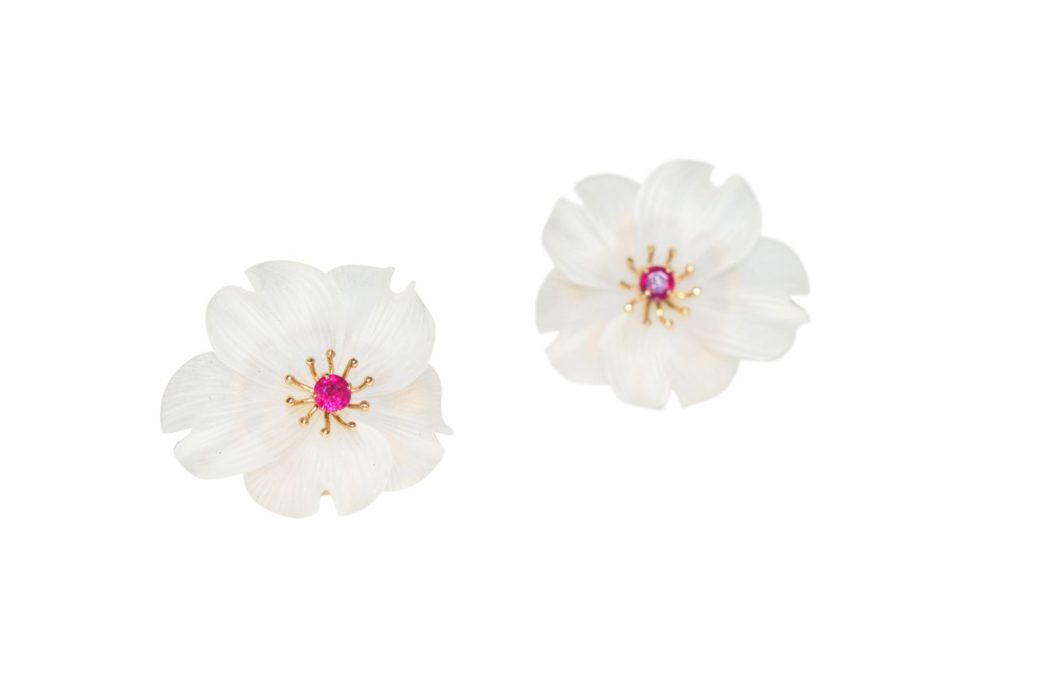 Ear clipsEarclip, carved Rock crystal flowers with delicate gold mounting, patents without - Image 2 of 2