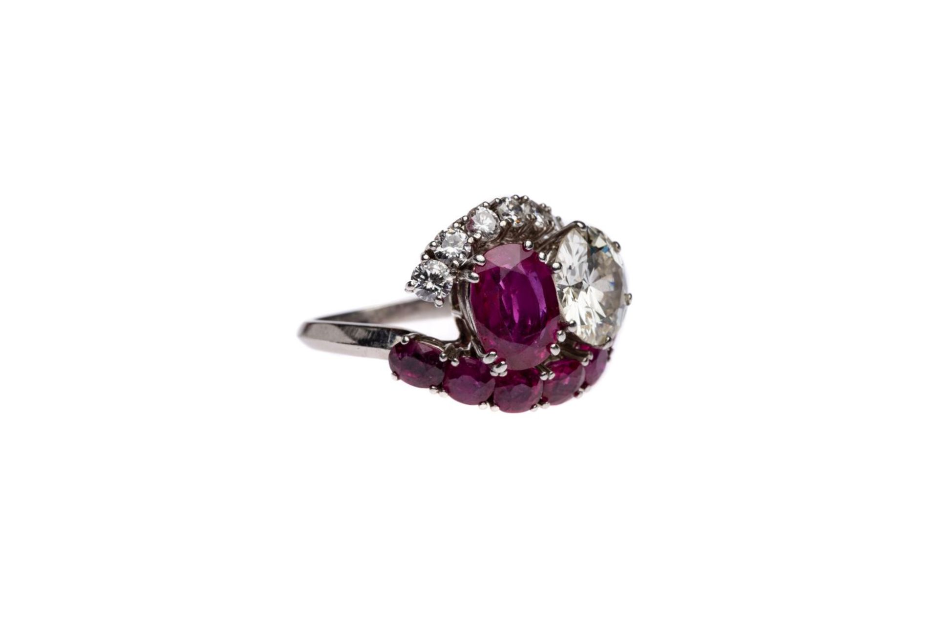 Brilliant ring with ruby14Kt white gold Ring with a brilliant cut diamond approx. 3 ct, and 8 - Bild 3 aus 3