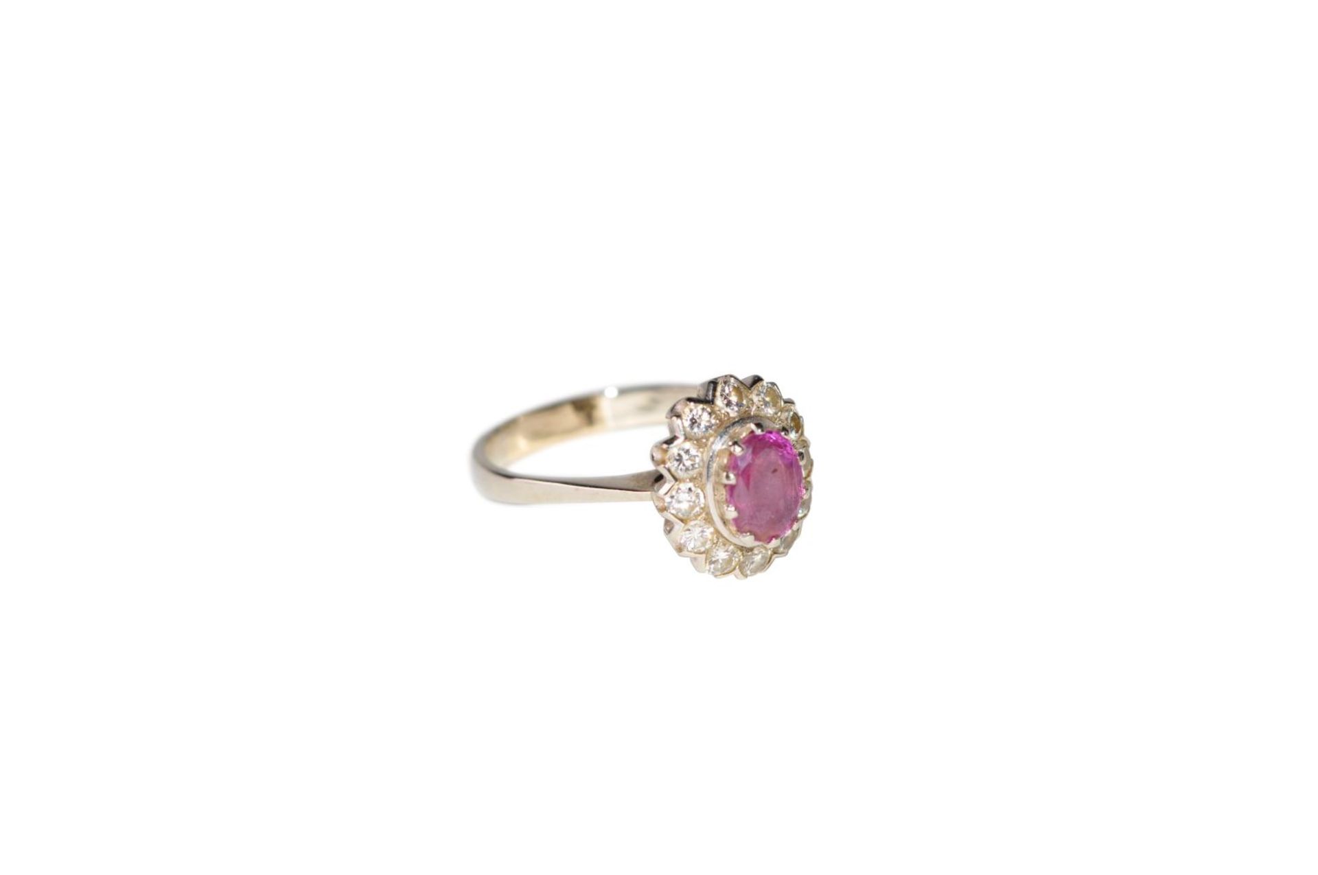 Brilliant ring with ruby14Kt white gold ring with diamonds, approx. 0.78ct, and a ruby, approx.1. - Bild 3 aus 3
