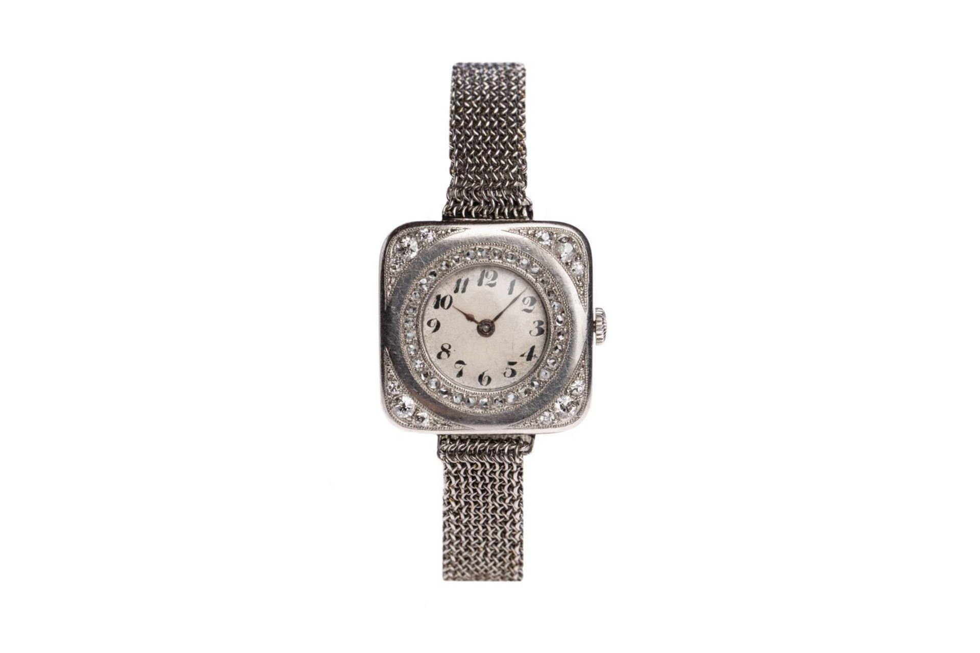 Art Deco Ladies Watch PlatinSmall ladies watch made of platinum with diamonds lozenges approx. 0.9