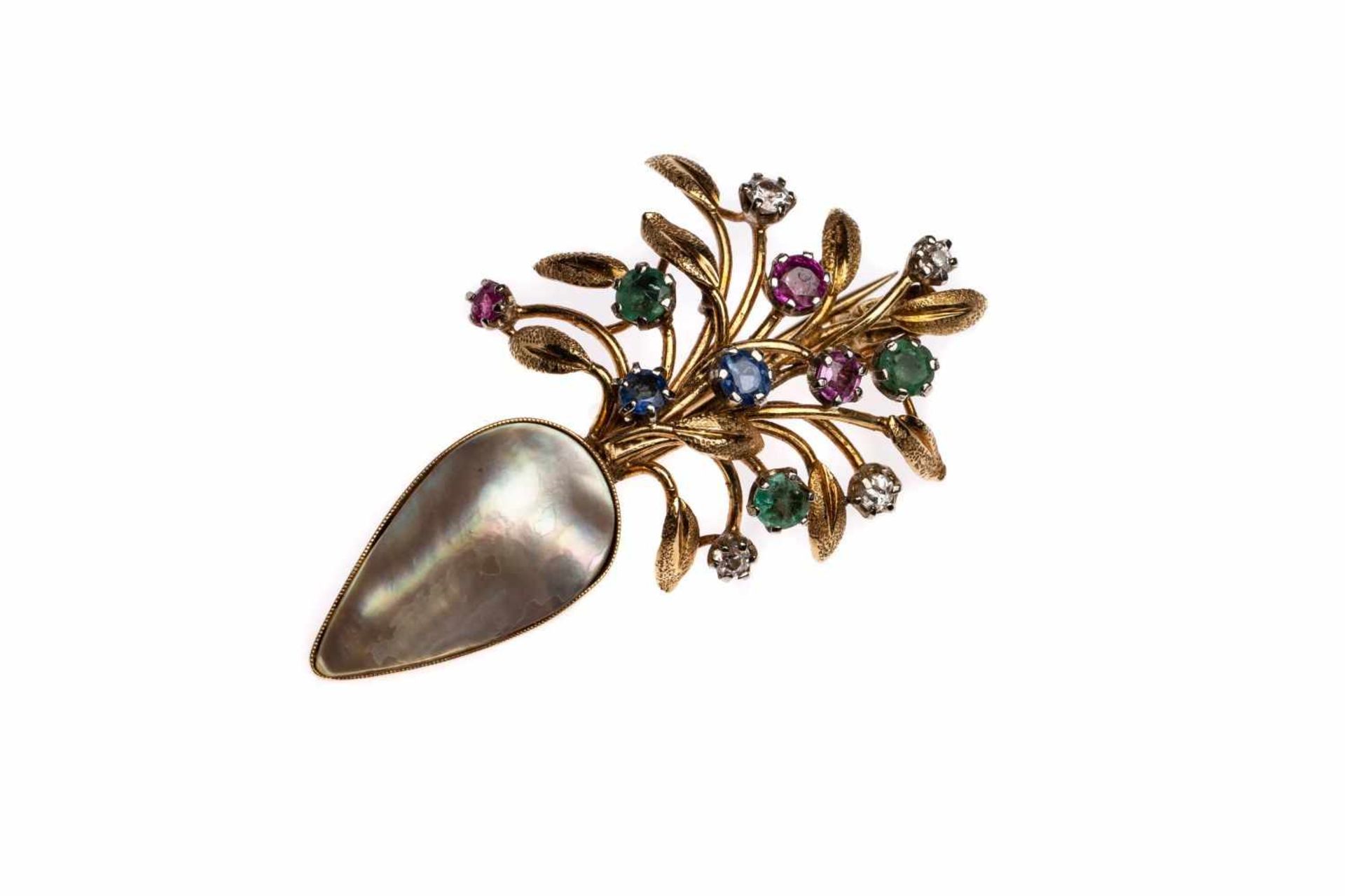 Brooch14kt gold Brooch, with four rose cut diamonds total carat weight approx. 0.10 ct, 3 rubys, 3