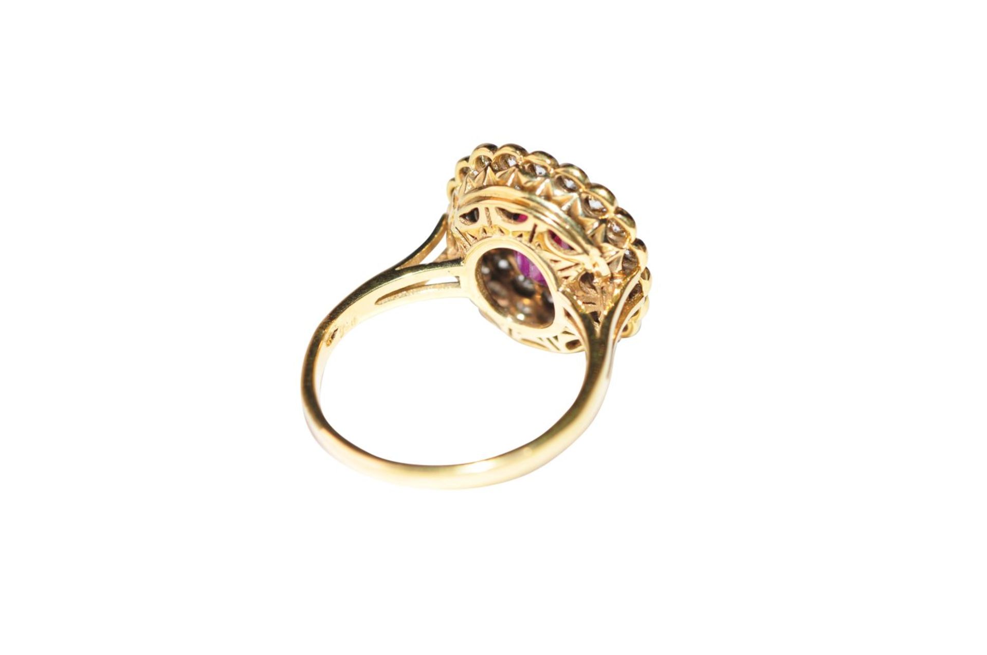Brilliant ring with ruby ​​untreated14Kt gold ring with diamonds total carat weight approx. 0. - Bild 3 aus 3