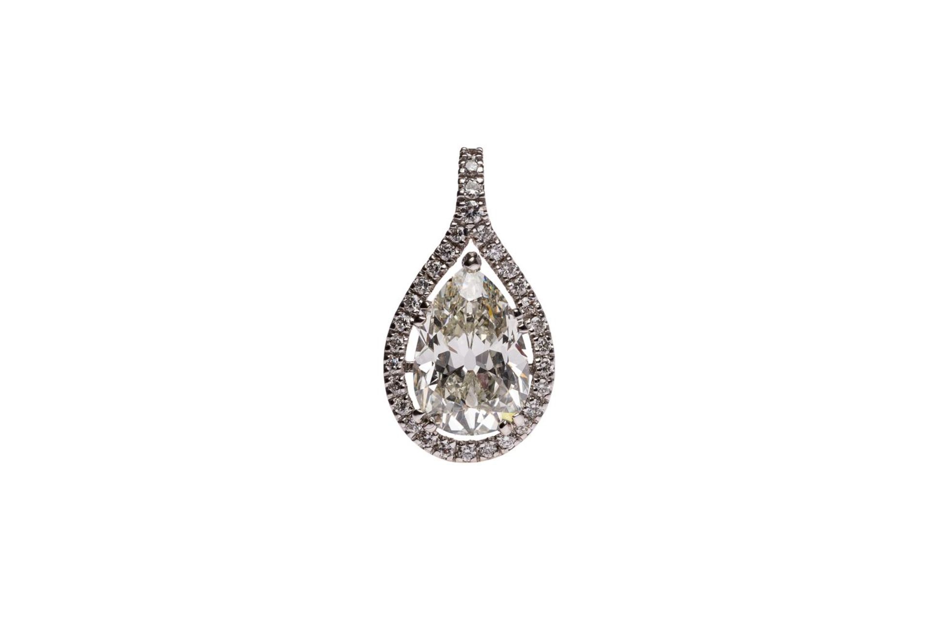 Diamond pendant18kt white gold Pendant with a drop-cut diamond approx. 3 ct, and brilliants total