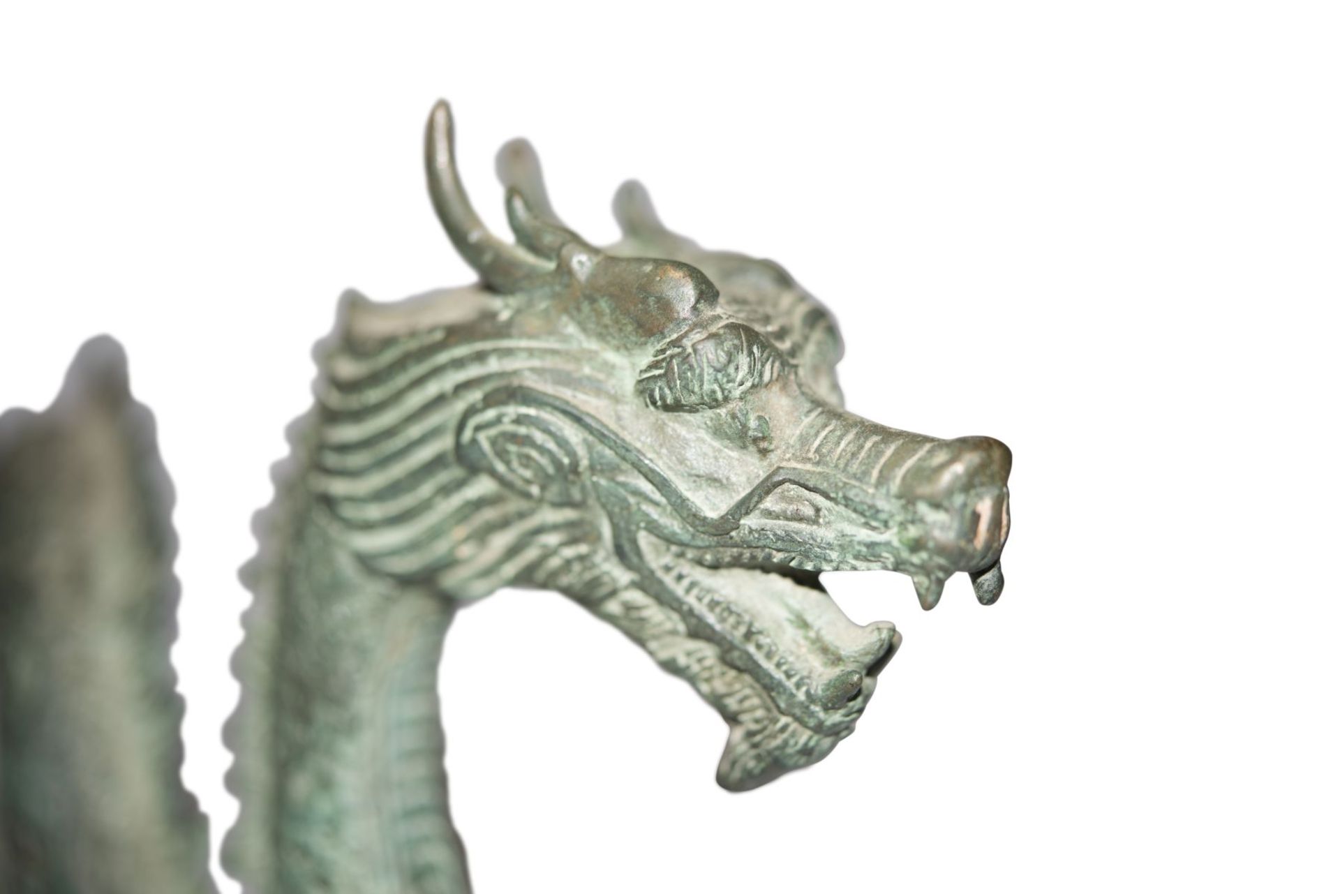 Bronze Figur "Drachen"Bronze Figur "Drachen" grüne Patina. Provenienz: Aus dem Nachlass der Sammlung - Image 3 of 3