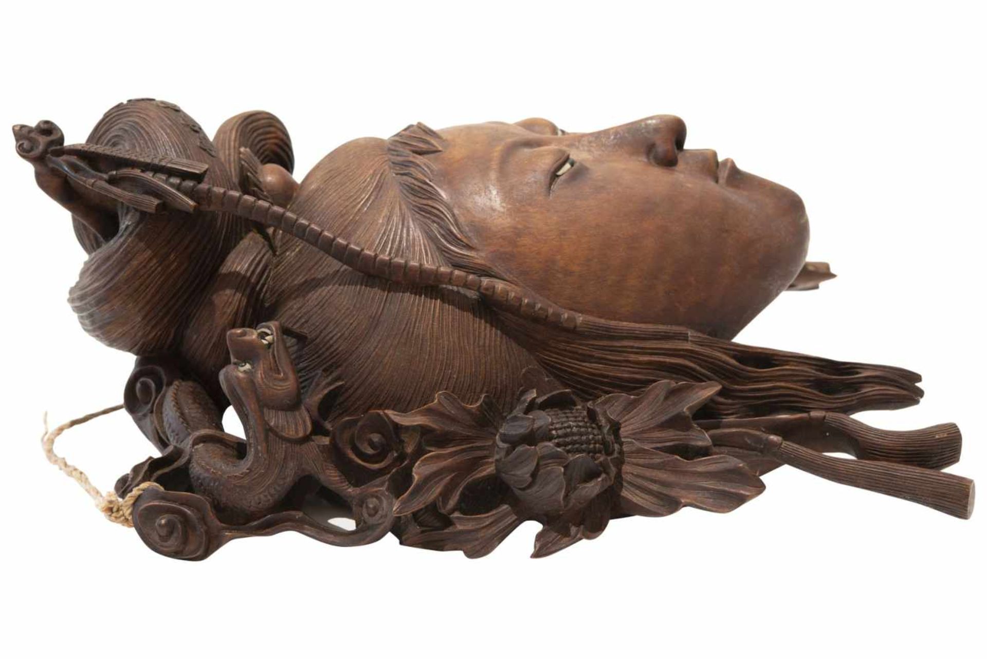 Holzmaske ChinaAufwendig geschnitzte Chinesische Holzmaske mit reichen Verzierungen und einer - Image 4 of 4