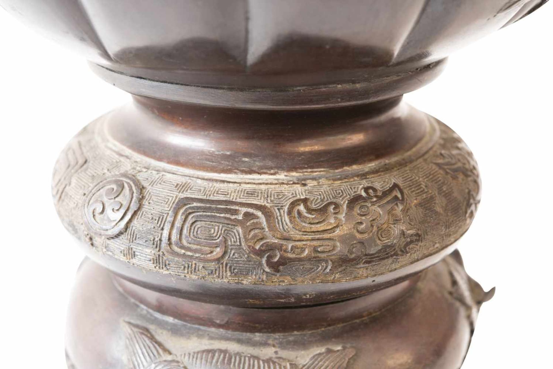 Weihrauchgefäß China Weihrauchgefäß China 20. Jh., Bronze. Ein Gefäß mit 2 Henkel und mit - Bild 5 aus 5