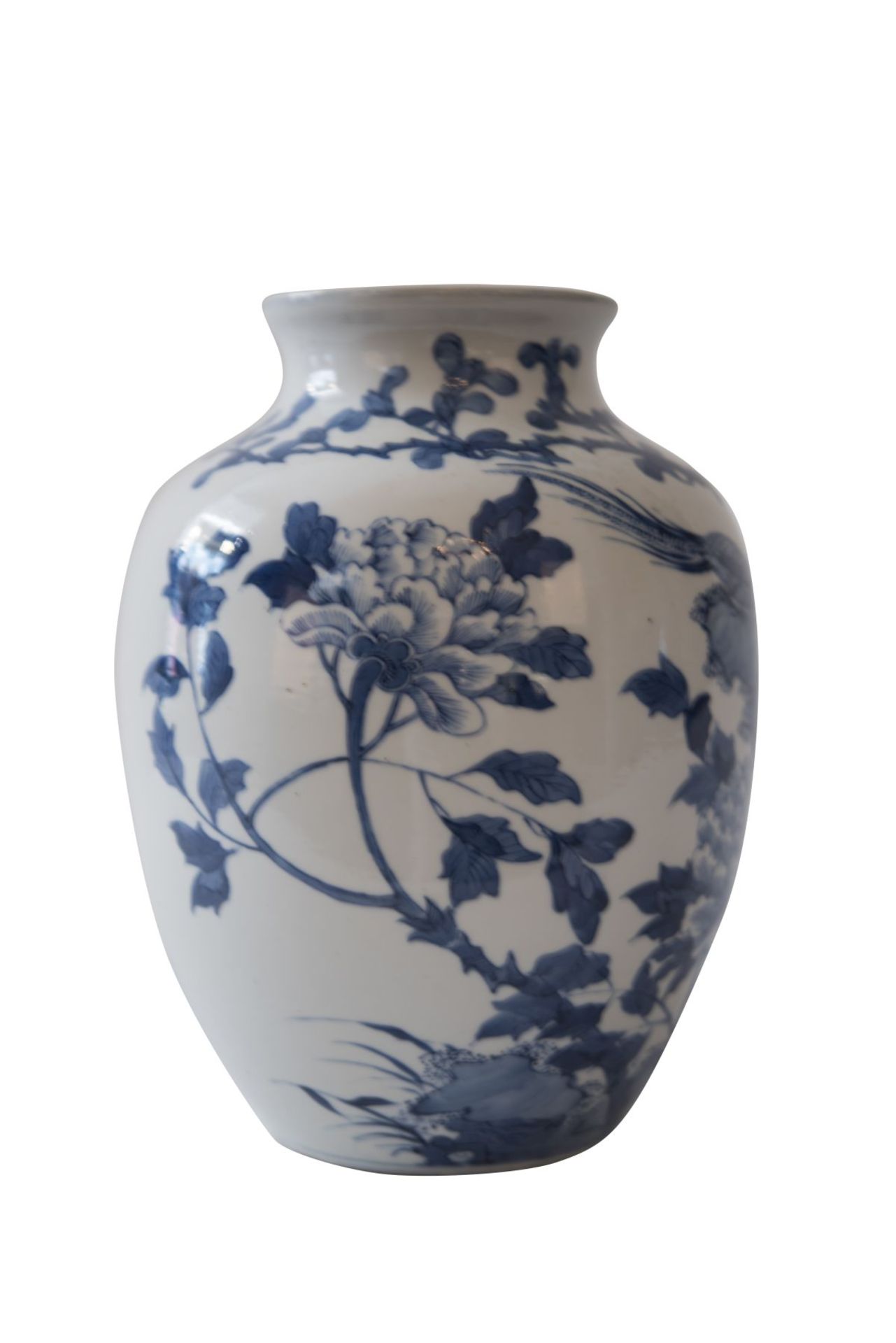 Blau-weiße VaseBlau-weiße Vase Baluster Form mit chinesischen Motiven, Provenienz: Aus dem - Image 5 of 7