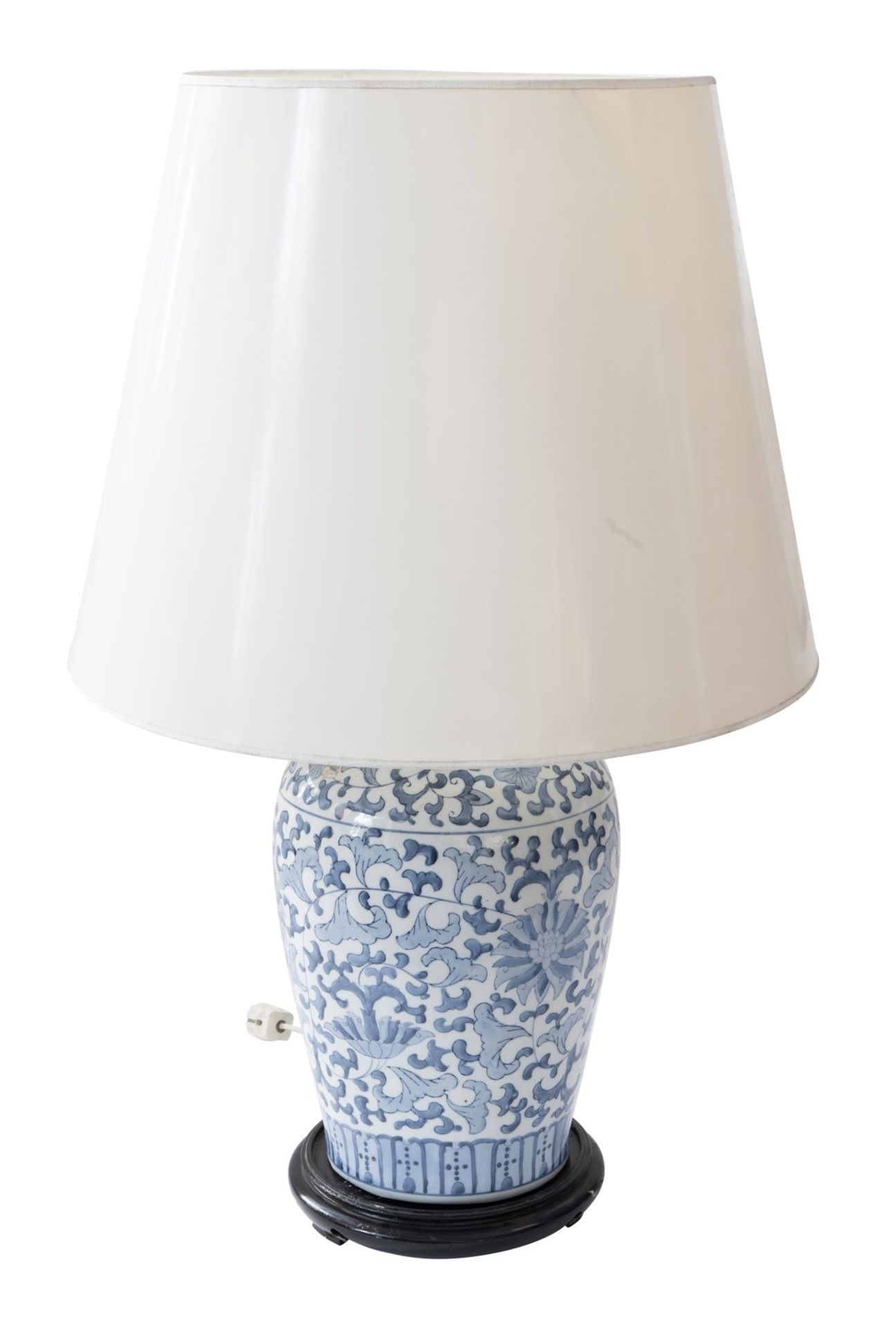 TischlampeUnter Verwendung einer Porzellanvase China, unterglassurblau, gemalter Dekor mit