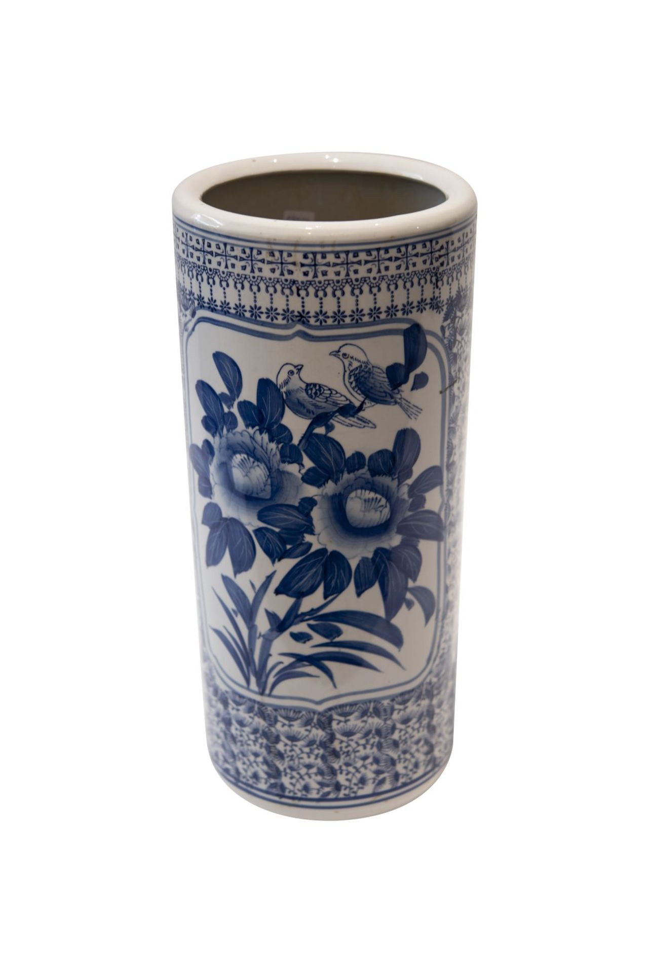 Blau-weisse VaseBlau- weiße Vase China, gerade Form, auf der einer Seite Wandung mit Vögeln und