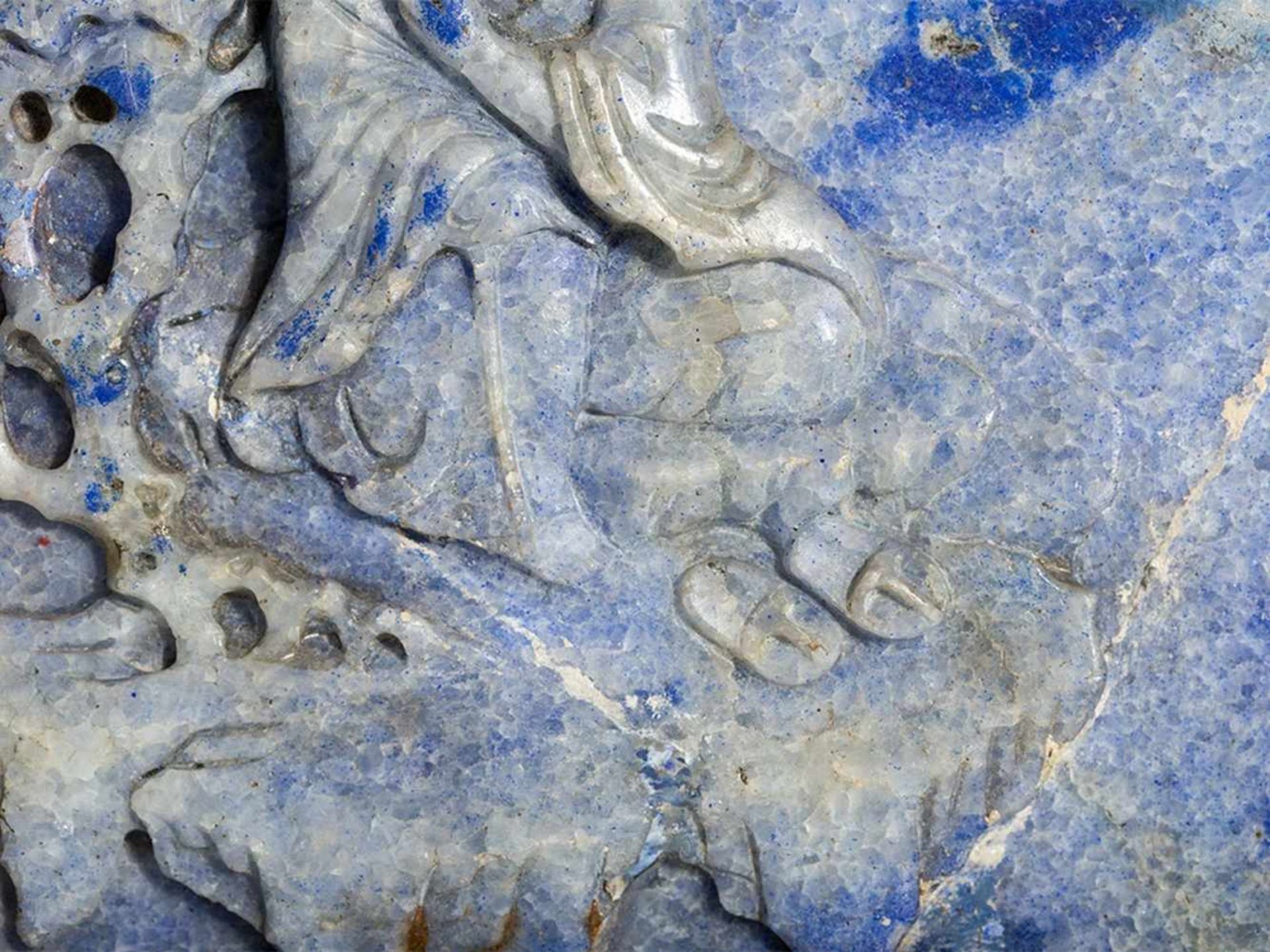 Tischschirm mit Lapislazuli-Relief eines Luohan, 18./19. Jh.Lapislazuli, Holz China, 18./19. - Bild 5 aus 11