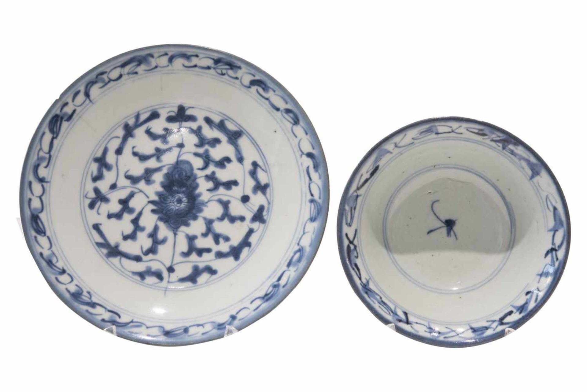 Schale und Teller Qing DynastyPorzellan, Schale und Teller blau- weiß Malerei Qing DynastieQing - Bild 2 aus 3