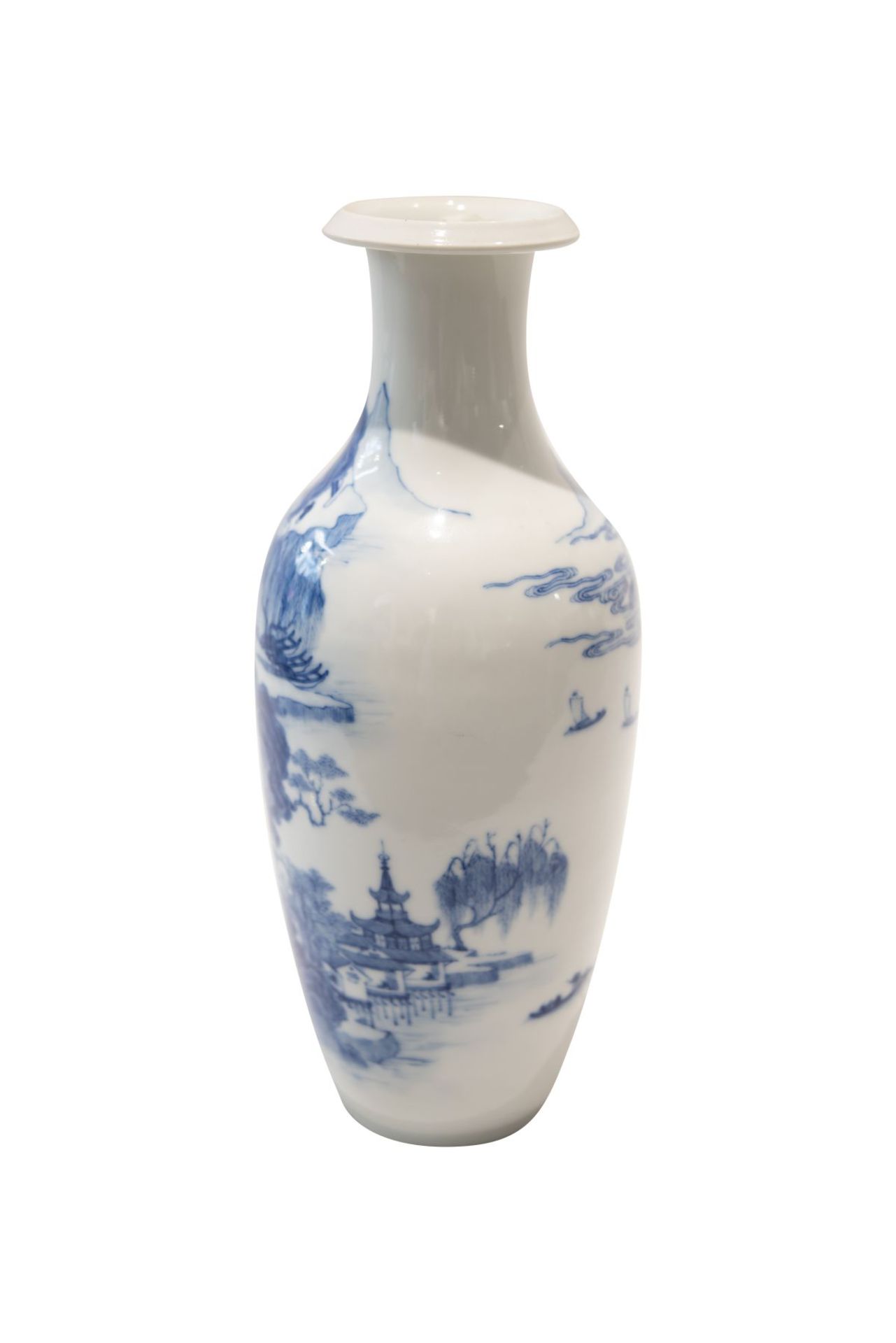 Blau-weise VaseBlau-weise Vase mit unterglasurblaue Vierzeichen Marke. Porzellan, auf der Wandung - Image 3 of 5