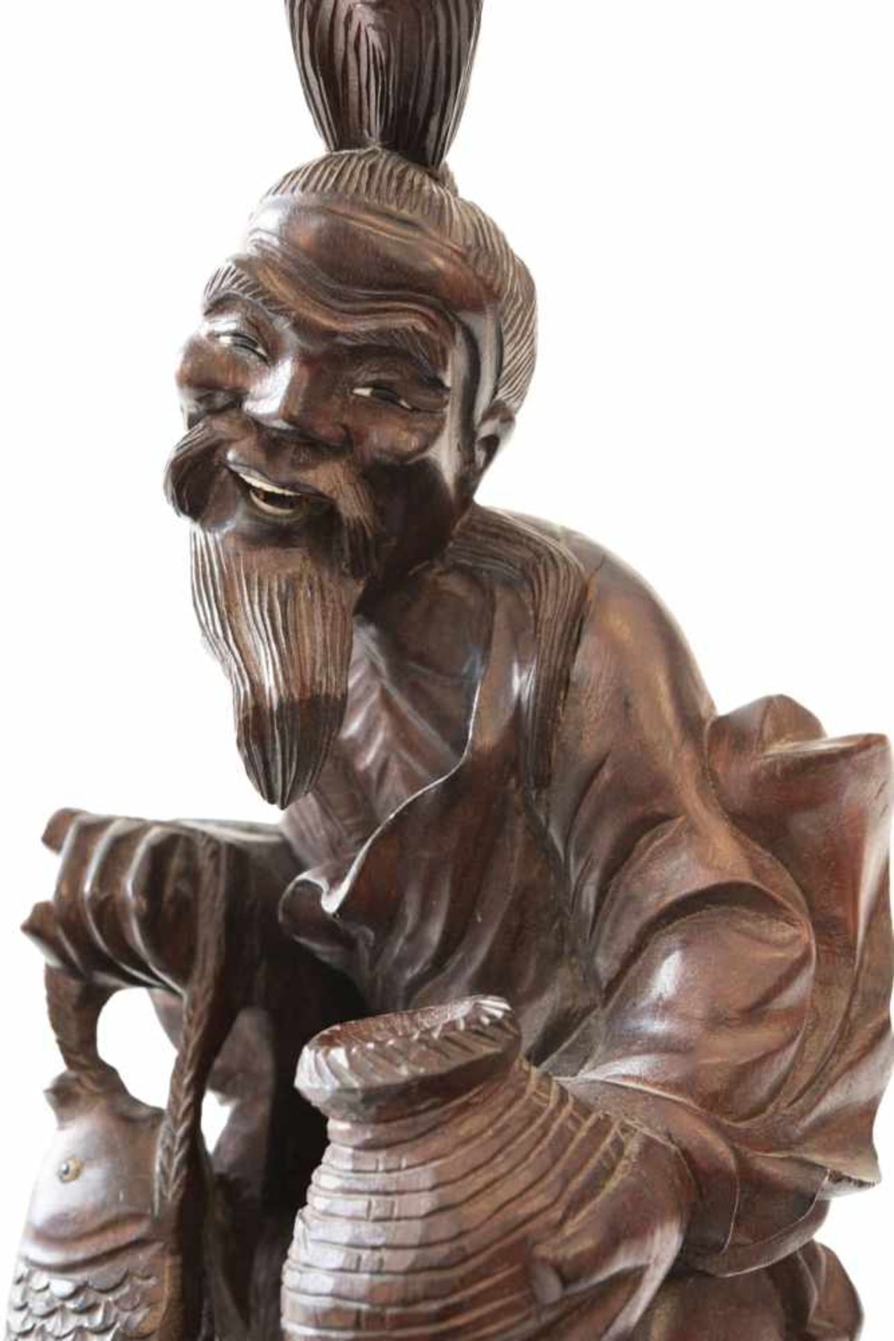 Chinesische HolzfigurHolzfigur China Mann mit Fisch und Kind an der Seite auf Holzsockel stehend, - Bild 6 aus 6