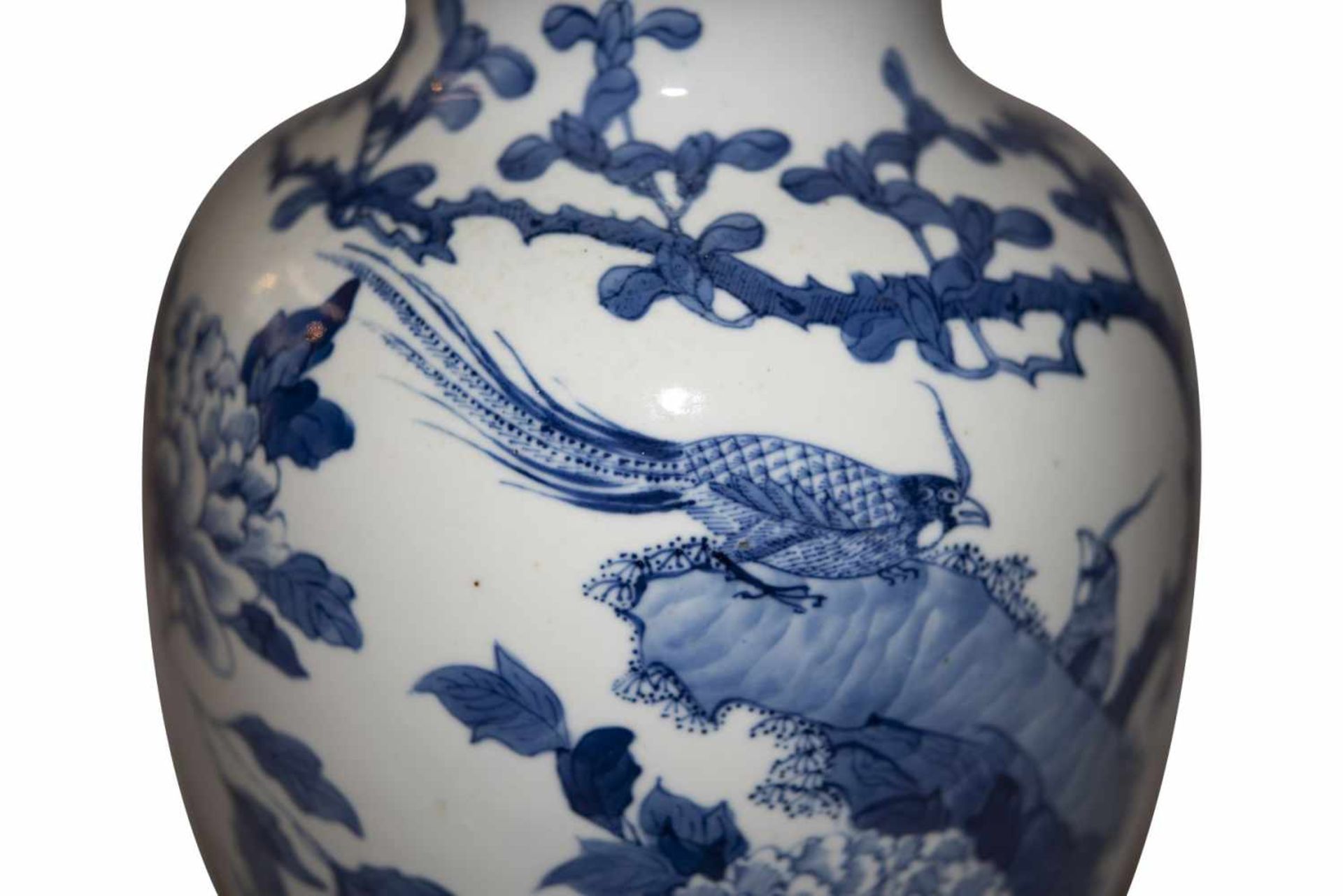 Blau-weiße VaseBlau-weiße Vase Baluster Form mit chinesischen Motiven, Provenienz: Aus dem - Bild 7 aus 7