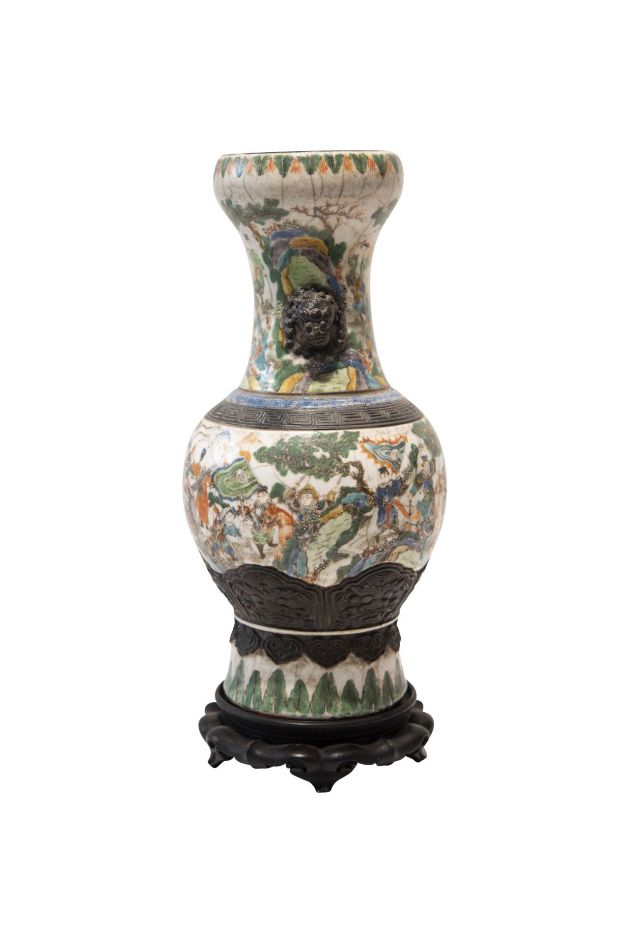 Große Baluster VaseGroße Vase auf Holzsockel. Porzellan mit Bronzeeinsetzen und Bronzehenkel,