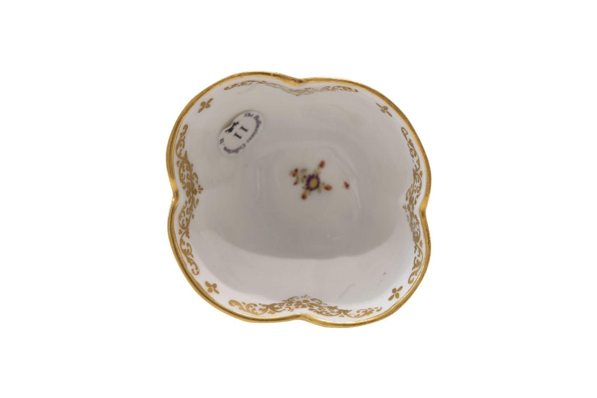 Eine seltene Meißner Vierlappen-Teeschale mit Untertasse circa 1730-1735 - Bild 4 aus 7