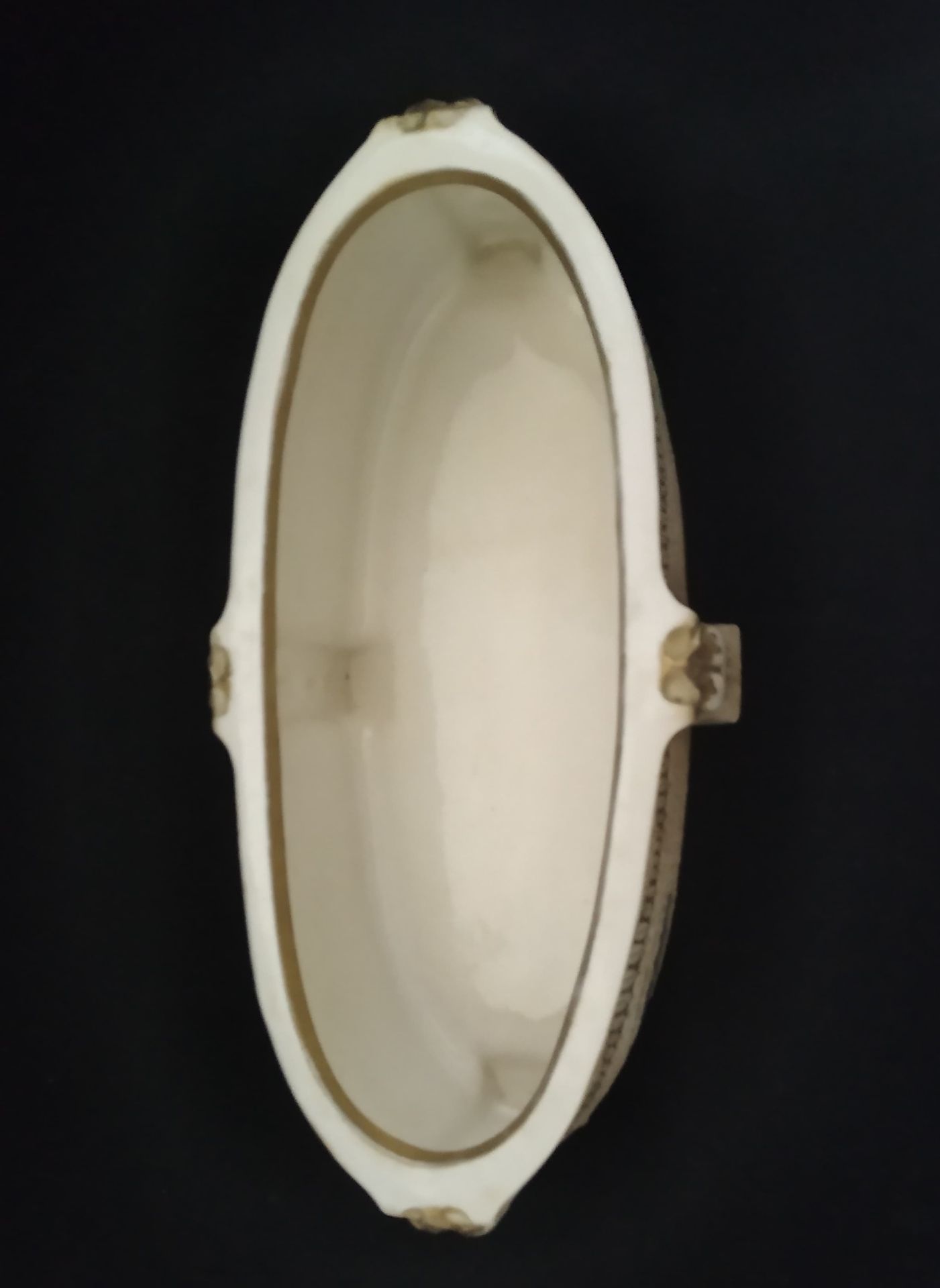 Ernst Wahliss (1837 Oschatz, Saxony; † 1900 in Vienna, Austria)Oval jardiniere, porcelain on three - Image 4 of 6